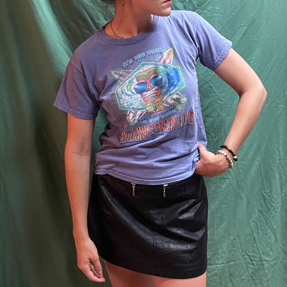 Purple Sharky’s beach tee